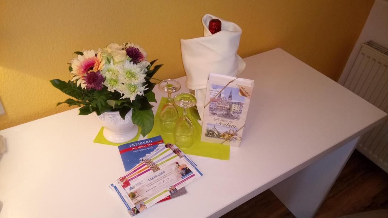 Hotel Am Obermarkt Freiberg Bagian luar foto